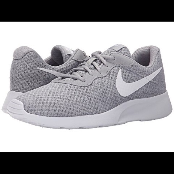 le scarpe nike donne grey runningtraining poshmark le scarpe nike donne grey runningtraining poshmark
